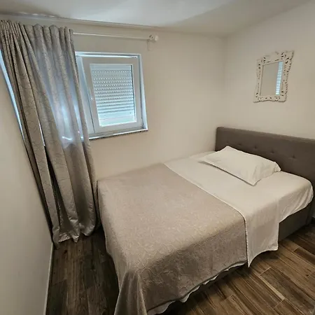 Sara Apartment *