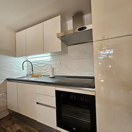 Sara Apartment *